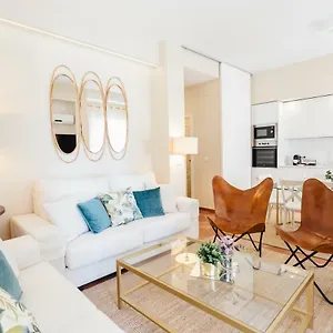 Stylish And Wide- 3bdr 3bth- Remedios Appartement